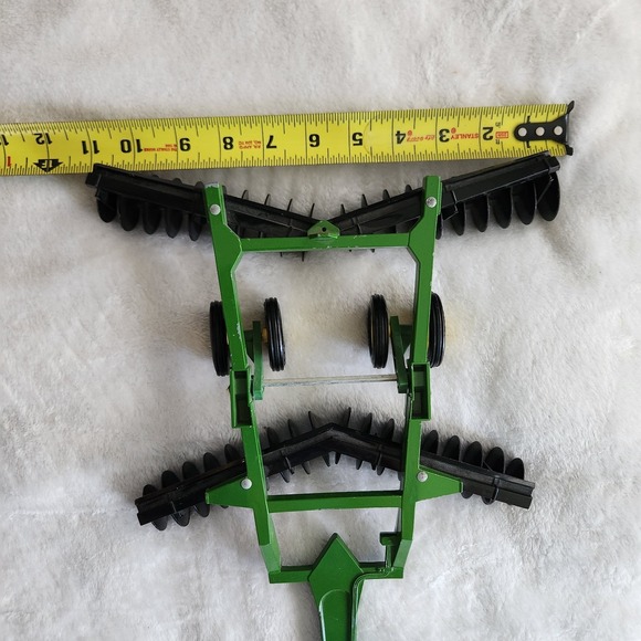 John Deere ERTL Tractor Pedal Disc Harrow, Diecast Metal Attachment 1/16 Scale - Picture 10 of 10